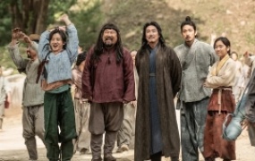 喜剧电影《戏子们:传闻操纵团》解说文案