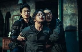 动作电影《通话惊魂》解说文案