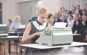 喜剧电影《一键成名》解说文案