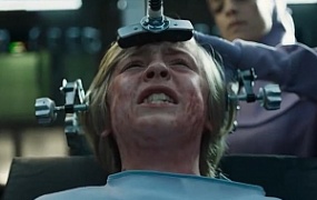 悬疑电影《禁闭男童》解说文案