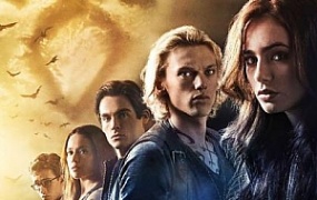 科幻电影《圣杯神器_骸骨之城》解说文案