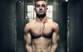 剧情电影《囚犯》解说文案